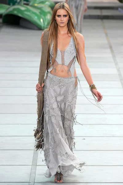 Look 12